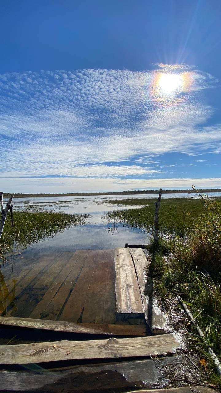 Переправа через реку Тара по пути к озеру Шайтан в Окунево - поход с проводником